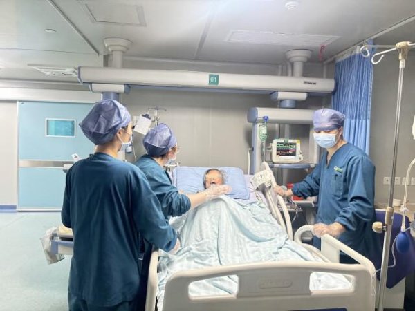 掌盘策略 舍不得开空调, 89岁老人险送命