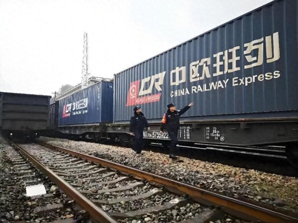 丰汇投资 不听劝，波兰自断财路！可中国早留后手，新布局让三国捡到大便宜